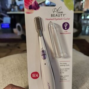 Plum Beauty Heated Eyelash Curler - White and Purple